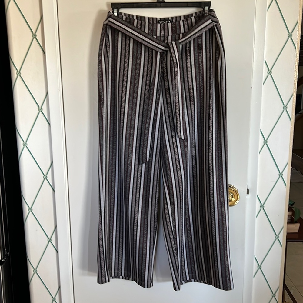 SOHO Apparel cropped pants.